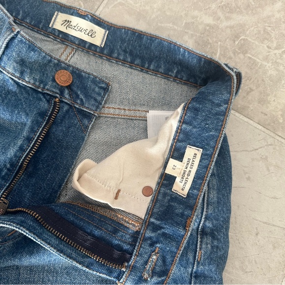 Madewell Relaxed Mid-Length Denim Shorts: Side-Slit Edition. Great condition - Picture 2 of 3